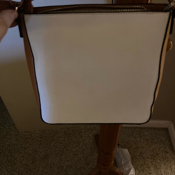 Simply Noelle Tan and Cream Crossbody Bag - Picture 4 of 8